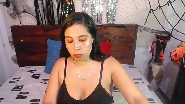 NikkieMilky online show from 10.23.25