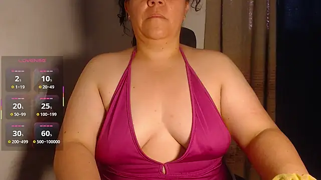 Snapshot of agathamiller01 chatting on 05.19.26 agathamiller01 online show from 05.19.26