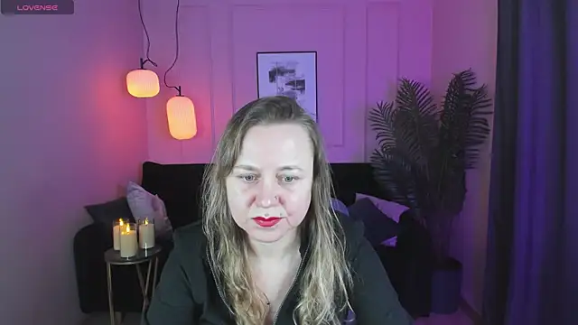 Snapshot of GabrielGold chatting on 03.13.25 GabrielGold online show from 03.13.25