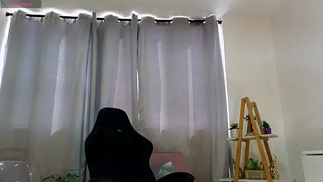 bella  adams online show from 02.19.25