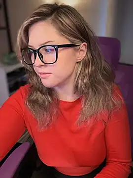 JennKenobi online show from 12.04.24