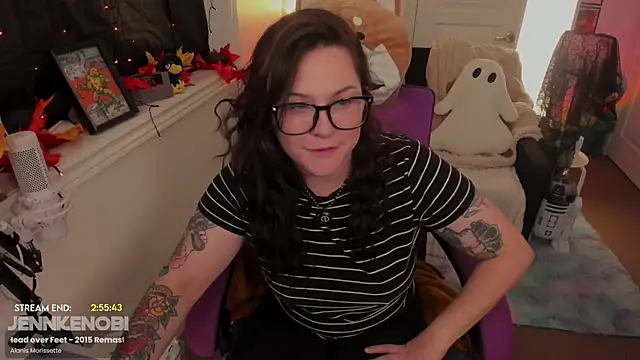 JennKenobi online show from 10.07.25