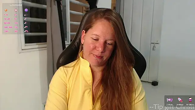 Snapshot of tamy_shine87 chatting on 12.18.25 tamy shine87 online show from 12.18.25