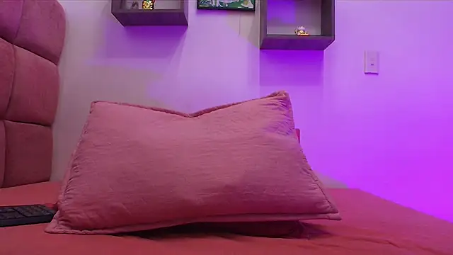 lorrayne  online show from 02.11.25