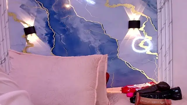 lorrayne  online show from 10.08.25