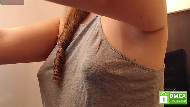 Snapshot of mollywayne chatting on 12.27.24 mollywayne online show from 12.27.24