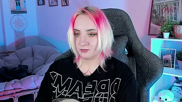 AsheLucker online show from 03.03.25