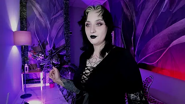 AsheLucker online show from 10.16.25