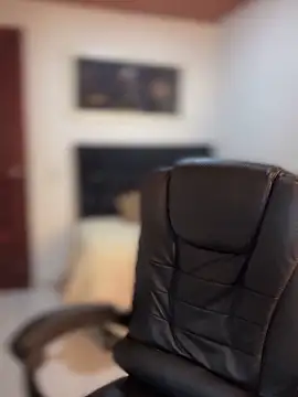 Snapshot of Ambar_pe_ chatting on 11.20.25 Ambar pe online show from 11.20.25