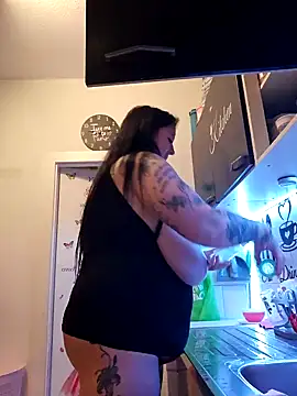 Snapshot of XxxZuckerpuppexxX chatting on 12.15.24 XxxZuckerpuppexxX online show from 12.15.24