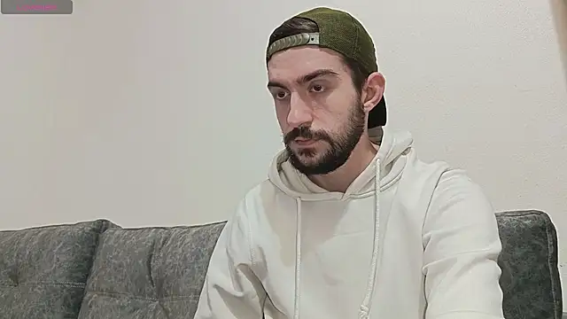 Snapshot of Dylan_Best chatting on 11.12.25 Dylan Best online show from 11.12.25