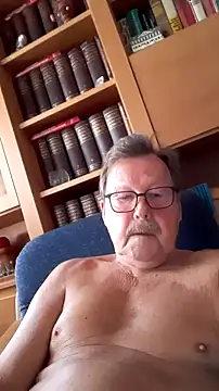 Snapshot of Einhorn527 chatting on 10.23.25 Einhorn527 online show from 10.23.25