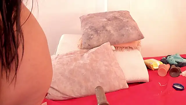 IsiisLovei online show from 01.27.25