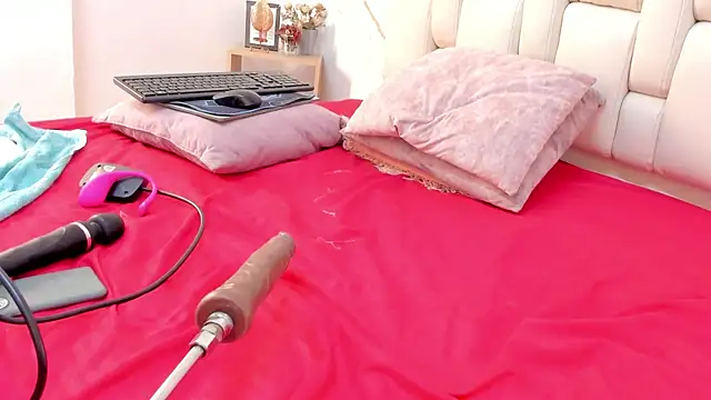 IsiisLovei online show from 02.11.25