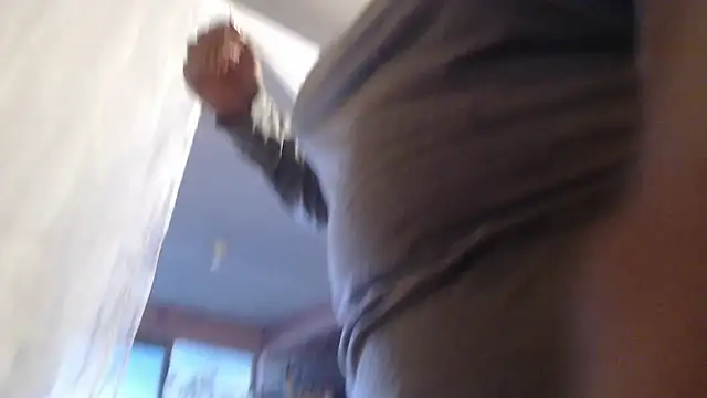 Hilarybunnyy online show from 10.30.25