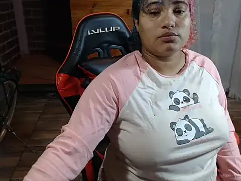 Hilarybunnyy online show from 03.17.26