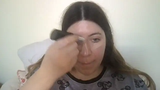 Snapshot of HYPHYtype chatting on 01.27.25 HYPHYtype online show from 01.27.25