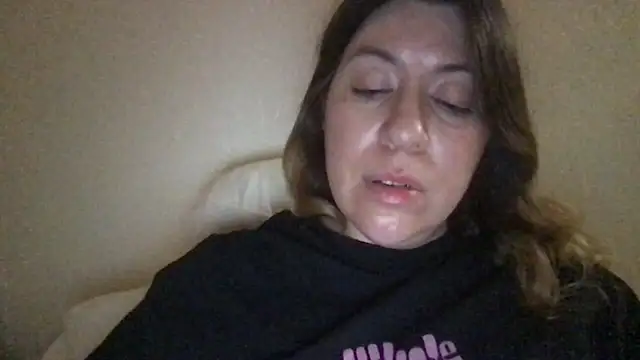 Snapshot of HYPHYtype chatting on 02.01.25 HYPHYtype online show from 02.01.25