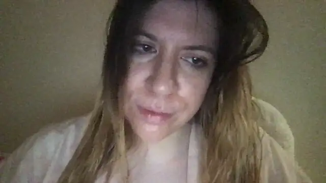 Snapshot of HYPHYtype chatting on 02.04.25 HYPHYtype online show from 02.04.25