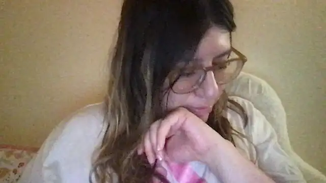 Snapshot of HYPHYtype chatting on 02.09.25 HYPHYtype online show from 02.09.25