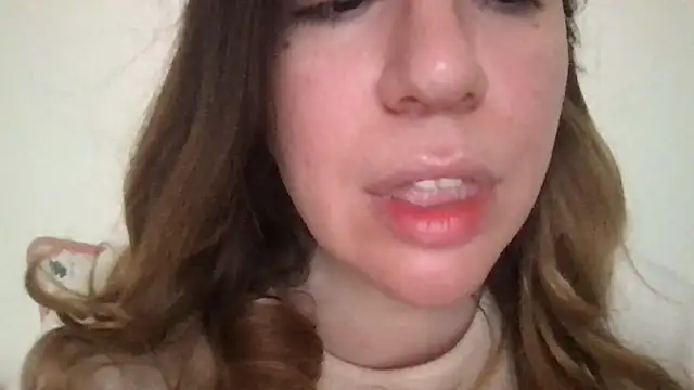 Snapshot of HYPHYtype chatting on 02.11.25 HYPHYtype online show from 02.11.25