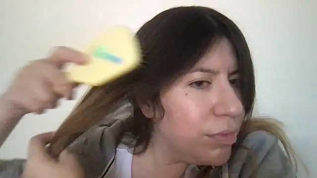 Snapshot of HYPHYtype chatting on 02.20.25 HYPHYtype online show from 02.20.25