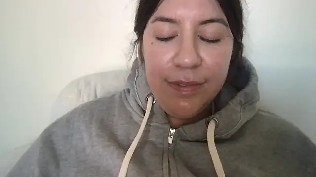 Snapshot of HYPHYtype chatting on 02.21.25 HYPHYtype online show from 02.21.25