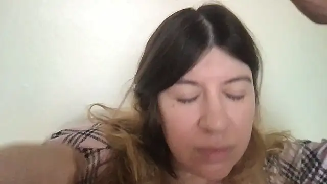 Snapshot of HYPHYtype chatting on 03.13.25 HYPHYtype online show from 03.13.25