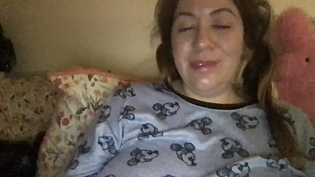 Snapshot of HYPHYtype chatting on 09.28.25 HYPHYtype online show from 09.28.25