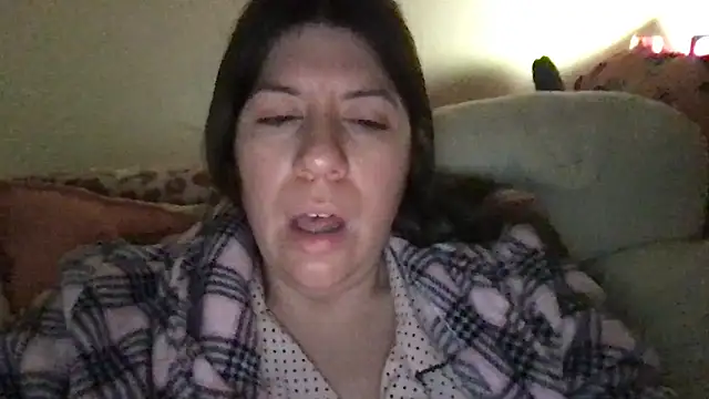 Snapshot of HYPHYtype chatting on 10.05.25 HYPHYtype online show from 10.05.25