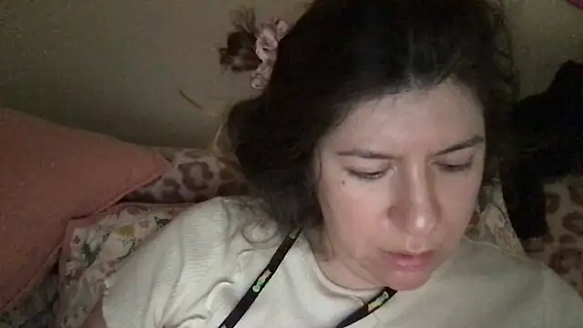 Snapshot of HYPHYtype chatting on 10.23.25 HYPHYtype online show from 10.23.25