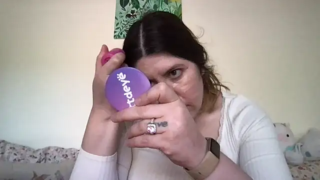 Snapshot of HYPHYtype chatting on 11.01.25 HYPHYtype online show from 11.01.25