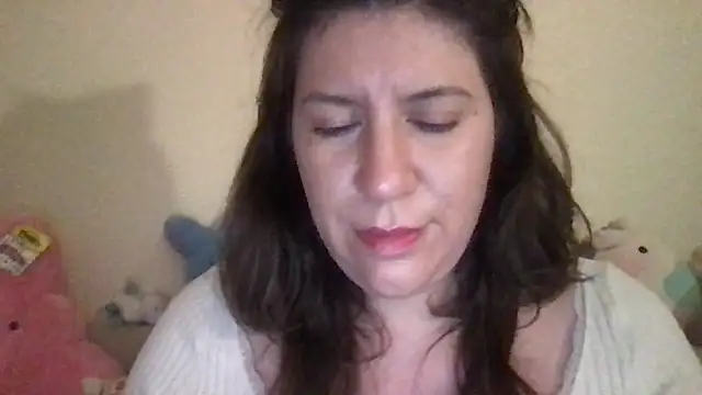 Snapshot of HYPHYtype chatting on 11.13.25 HYPHYtype online show from 11.13.25