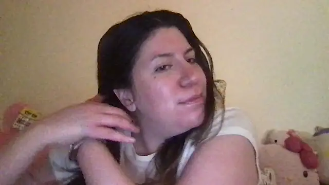 Snapshot of HYPHYtype chatting on 11.15.25 HYPHYtype online show from 11.15.25