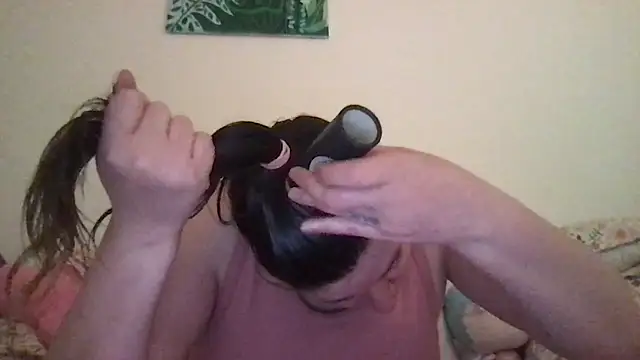 Snapshot of HYPHYtype chatting on 11.15.25 HYPHYtype online show from 11.15.25