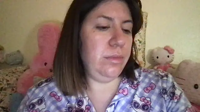 Snapshot of HYPHYtype chatting on 11.18.25 HYPHYtype online show from 11.18.25