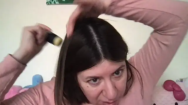 Snapshot of HYPHYtype chatting on 11.25.25 HYPHYtype online show from 11.25.25