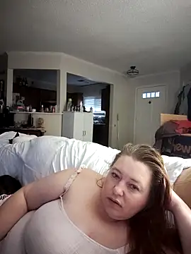 Snapshot of atlwebbie75 chatting on 10.22.25 atlwebbie75 online show from 10.22.25