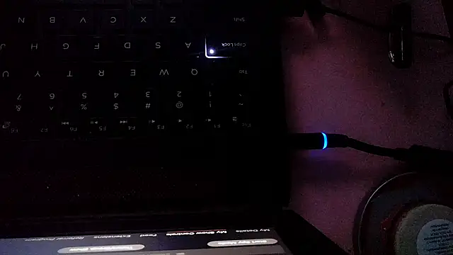 Snapshot of atlwebbie75 chatting on 10.28.25 atlwebbie75 online show from 10.28.25