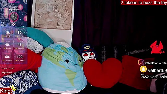 Snapshot of VelvetDiablo chatting on 07.24.26 VelvetDiablo online show from 07.24.26