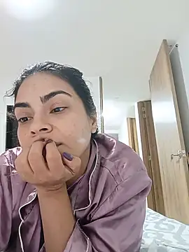Snapshot of Ivanna2 chatting on 05.15.26 Ivanna2 online show from 05.15.26
