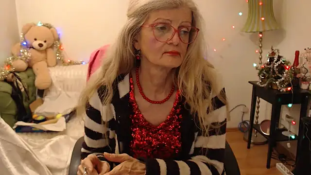 Snapshot of BlairFort chatting on 12.17.24 BlairFort online show from 12.17.24