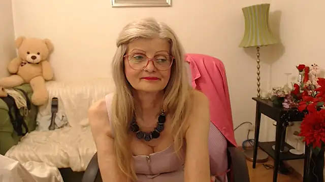 Snapshot of BlairFort chatting on 03.19.25 BlairFort online show from 03.19.25