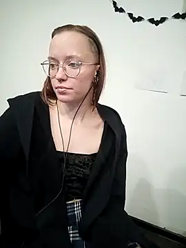 Snapshot of Aelita_bb chatting on 02.16.25 Aelita bb online show from 02.16.25