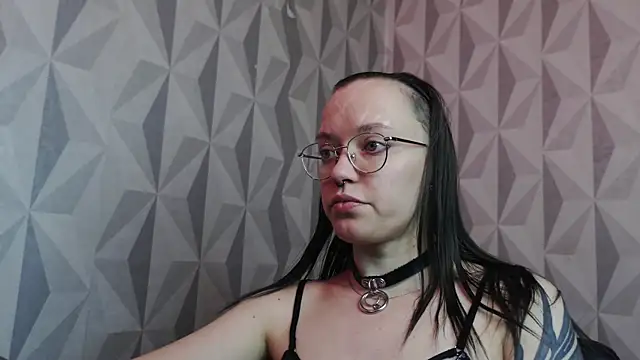 Snapshot of Aelita_bb chatting on 10.20.25 Aelita bb online show from 10.20.25