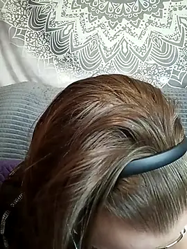 Snapshot of Aelita_bb chatting on 11.18.25 Aelita bb online show from 11.18.25