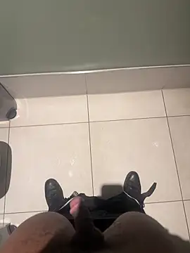 Snapshot of chocolatelongstrokes chatting on 04.04.26 chocolatelongstrokes online show from 04.04.26