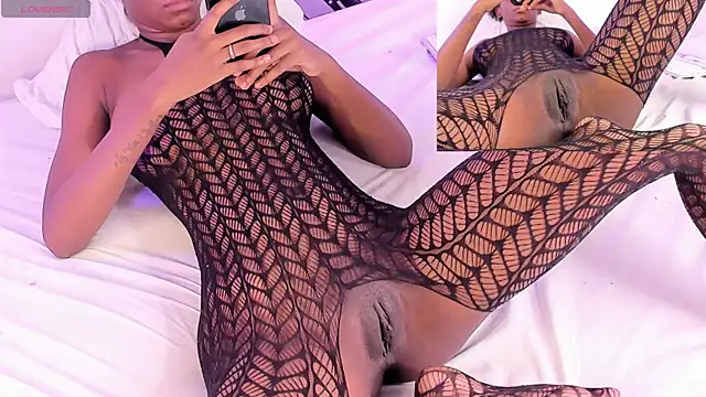 Snapshot of AgathaFoxx chatting on 02.07.25 AgathaFoxx online show from 02.07.25