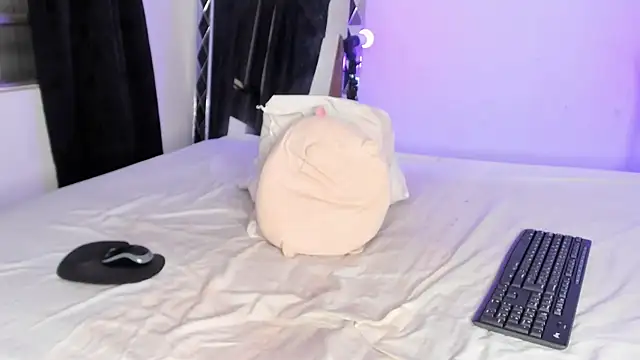 AgathaFoxx online show from 03.03.26