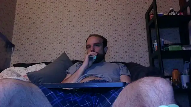 Snapshot of hpluvsplata chatting on 07.19.26 hpluvsplata online show from 07.19.26